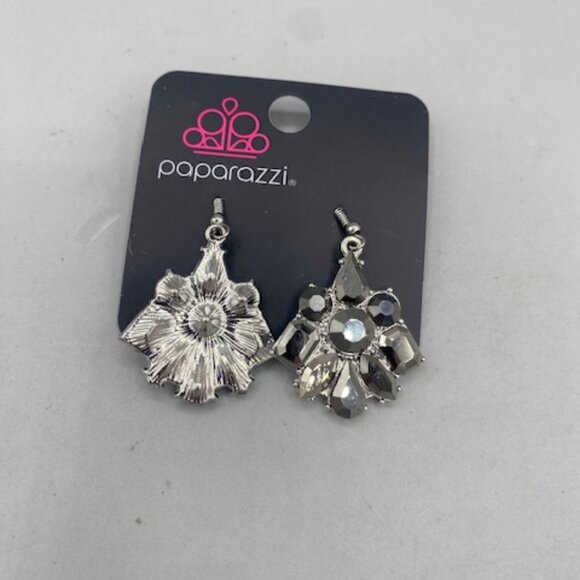 Paparazzi Fiercely Famous Silver Earrings - Picture 1 of 2